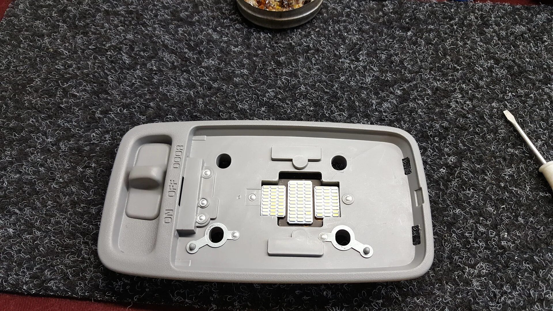 Плафон салона led. Центральный плафон освещения салона тойота камри 40. салонный фонарь 2170 разъем. камри 40 плафон освещения задний. центральный плафон освещения салона субару импреза 1999.