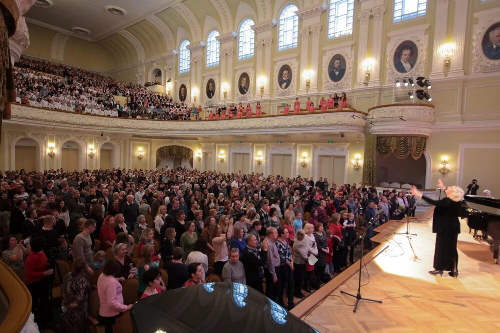 консерватория концерт штрауса. новогодний чайковский гала московская консерватория. консерватория чайковского новогодний концерт. большой зал московской консерватории. консерватория в вене.