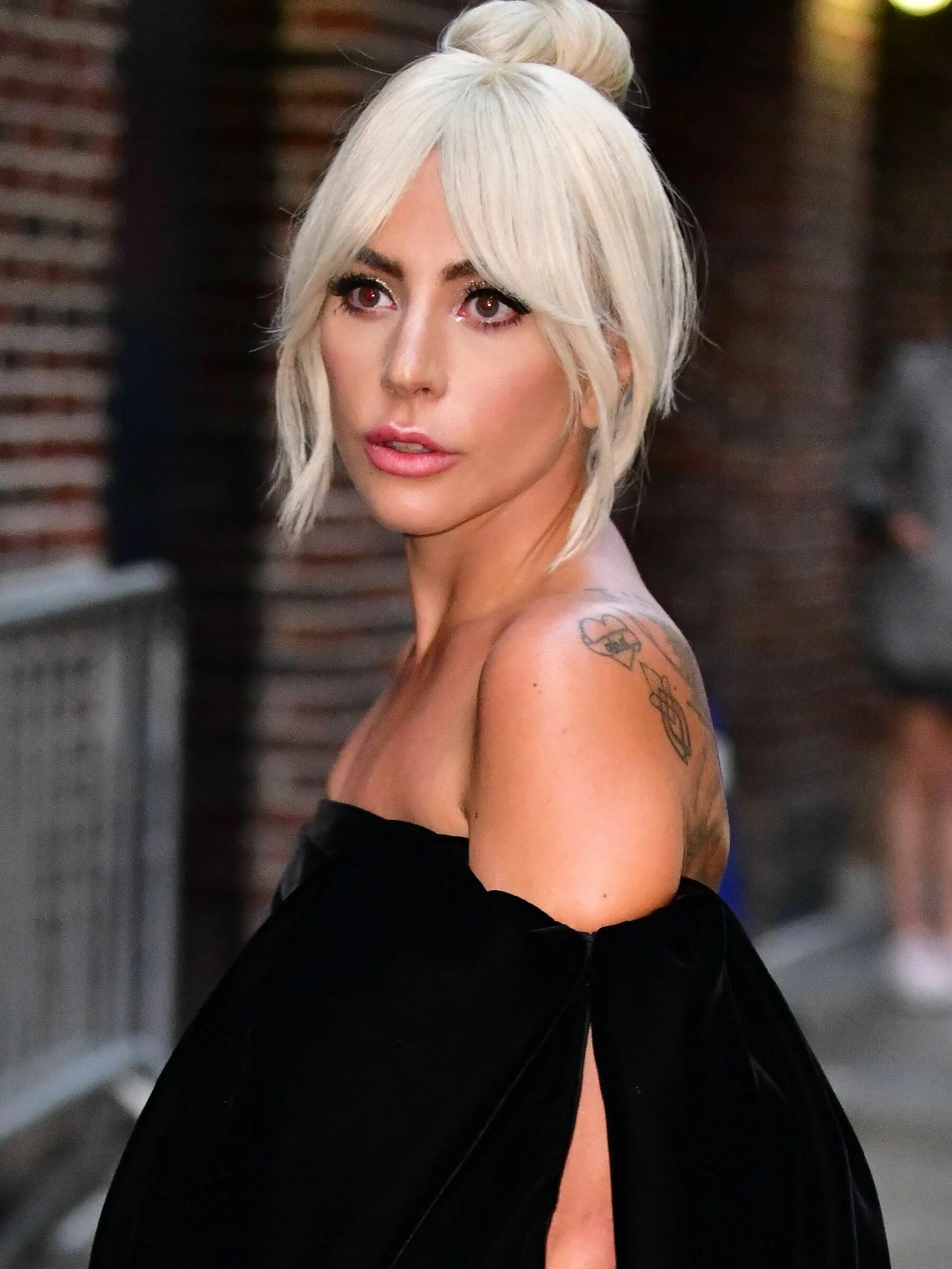 Lady bangs. Lady Gaga. Леди Гага волосы. Леди Гага со светлыми волосами. Леди Гага прически.