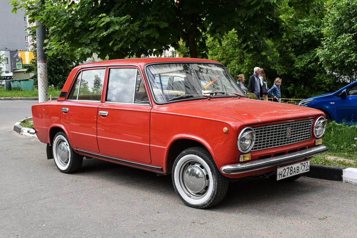 Купить б/у Lada (ВАЗ) 2101 1970-1988 21013 1.2 MT (64 л.с.) бензин механика в Мо