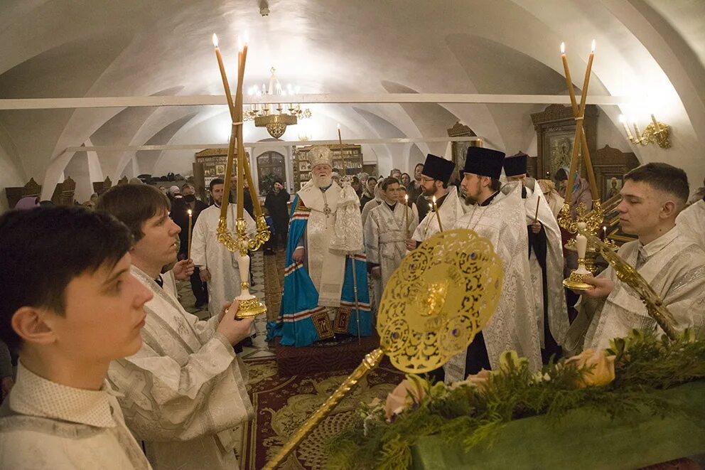 служба в церкви ярославль