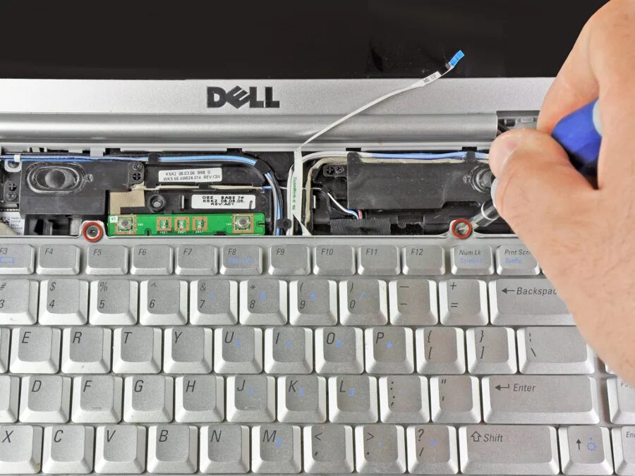 Как снять клавиатуру dell. Dell inspiron 1525. разъем клавиатуры ноутбук делл. ноутбук с обратной стороны. замена клавиатуры dell inspiron на ноутбуке.