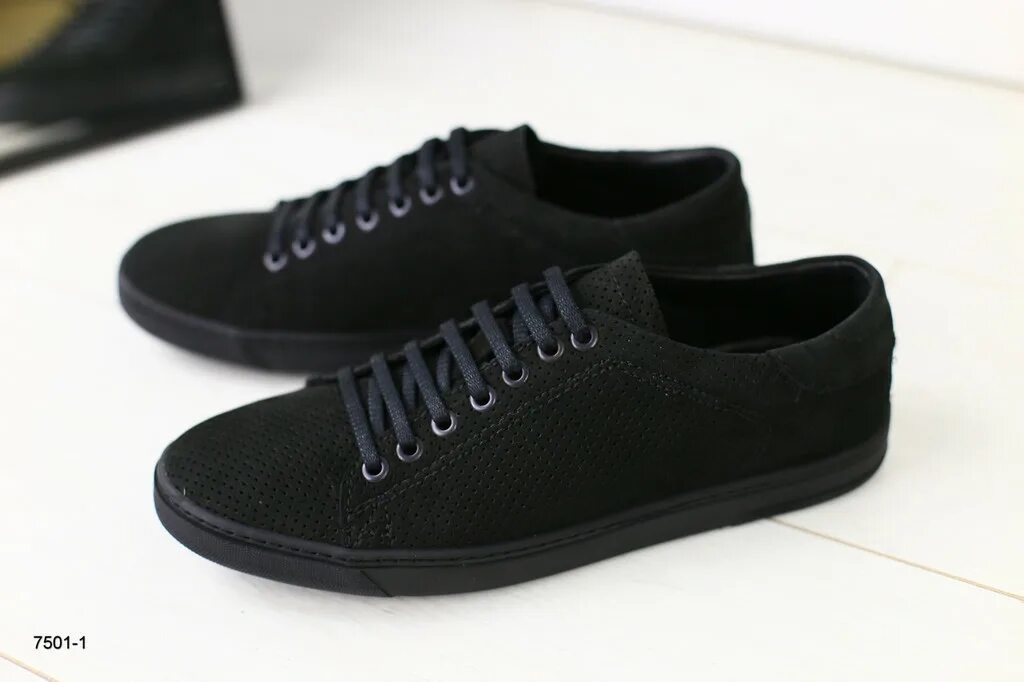 Кроссовки boss коричневые нубук. Кеды нубук. Кроссовки из нубука мужские. Кеды из нубука. Кеды нубук.