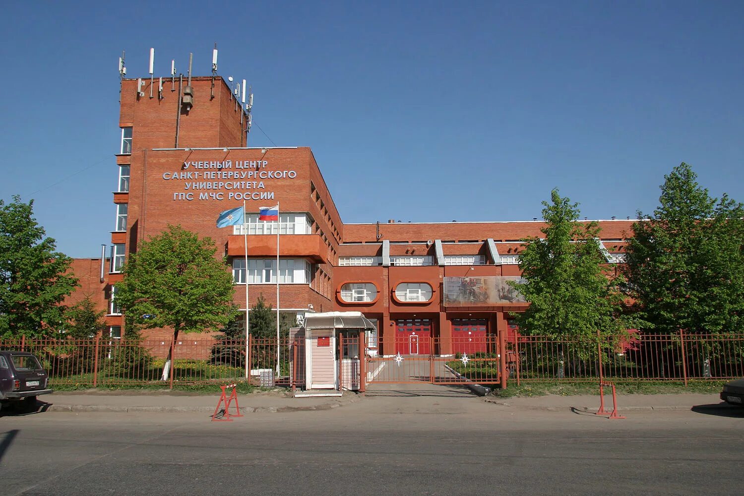 фучика 10 мчс санкт-петербург. улица фучика 10 санкт петербург. учебный центр мчс фучика. улица фучика 10 санкт петербург. фучика 10 бассейн мчс.