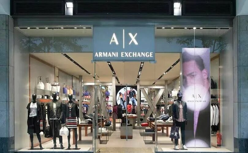 Армани эксчендж витрины. Armani Exchange витрина. Армани эксчендж Москва. Armani Exchange аутлет. Армани эксчендж интернет магазин