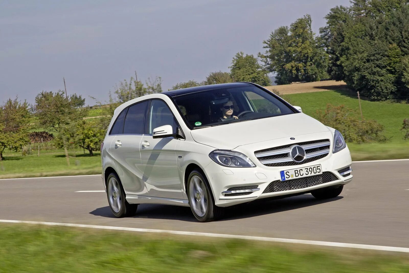 Mercedes Benz b200. Mercedes Benz b class 200. Mercedes Benz b 200 CDI. Mercedes b200 2010.