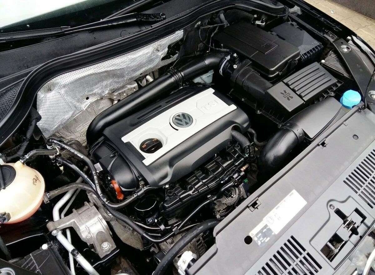 Tiguan 2.0 TSI мотор. Двигатель Фольксваген Тигуан. Двигатель Тигуан 2.0 170. Volkswagen Tiguan 2 двигатель.