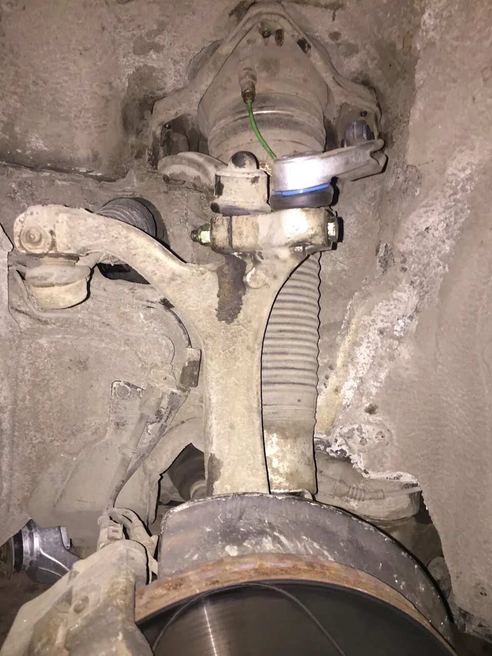 замена рычагов а6 с5. замена рычагов а6 с5. передняя шаровая ауди а6 с7. верхние рычаги ауди а6 с5. шаровая ауди а6 с7.