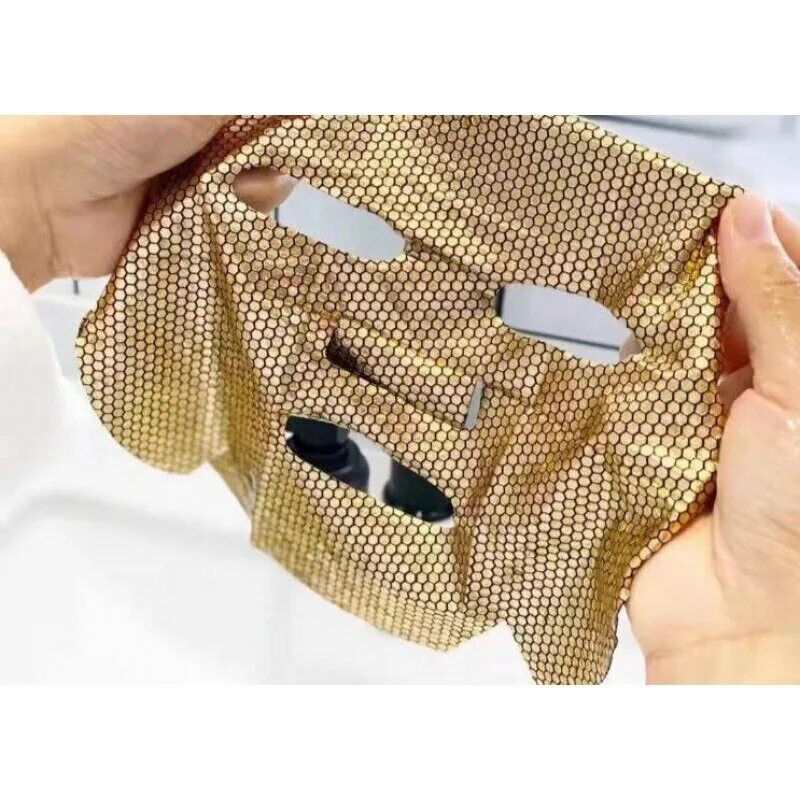 Тканевая маска nuosili с золотой фольгой. Тканевая маска Голд 24к. Золотая тканевая маска для лица. Золотая маска тканевая фольгированная для лица.