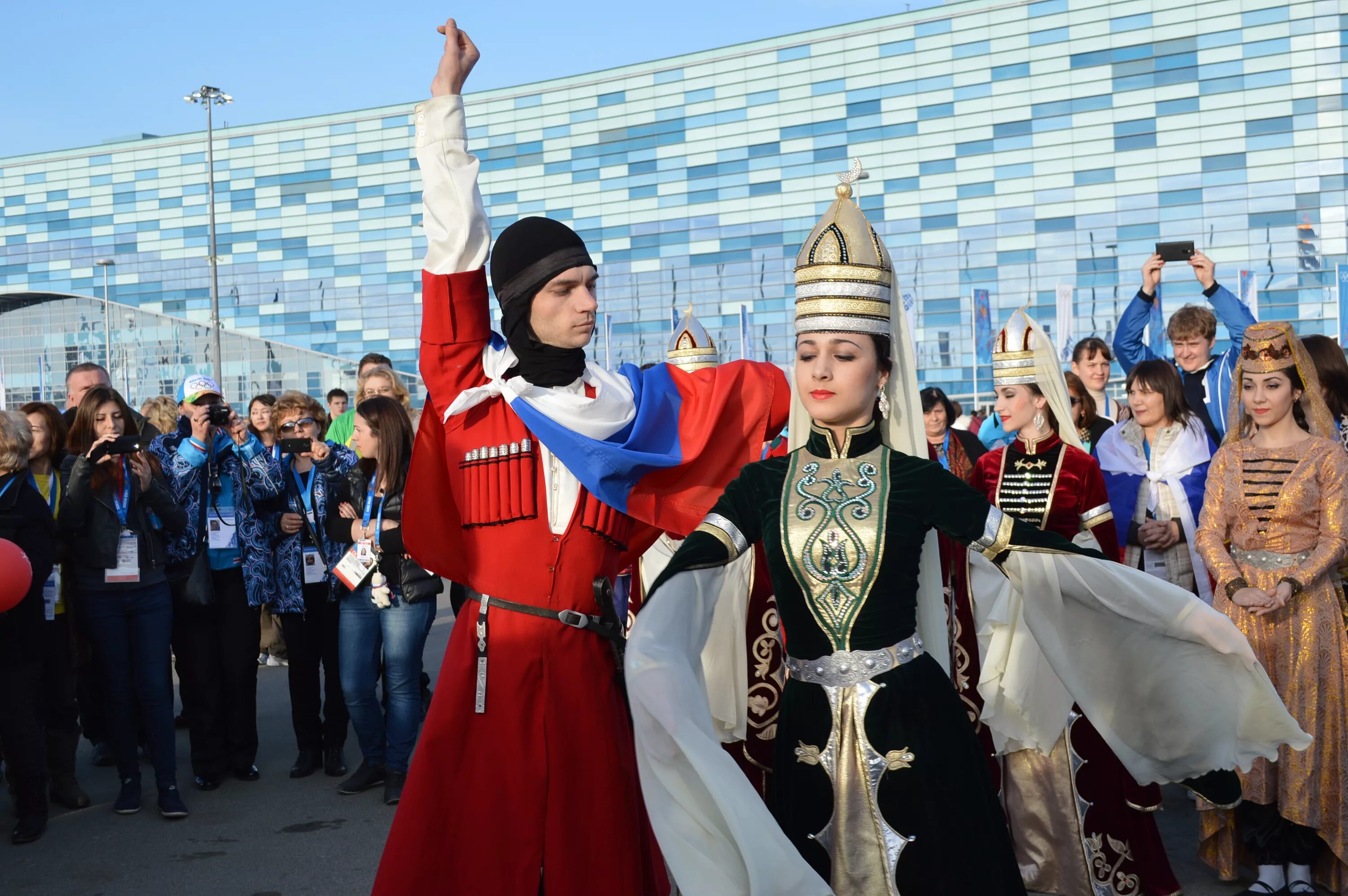 Нарт краснодар танцы. Ансамбль нарт в яблуновке. Ансамбль нарт фото 2008. Черкесский благотворительный вечер. Адыгейские танцевальные мелодии ким тлецерук.