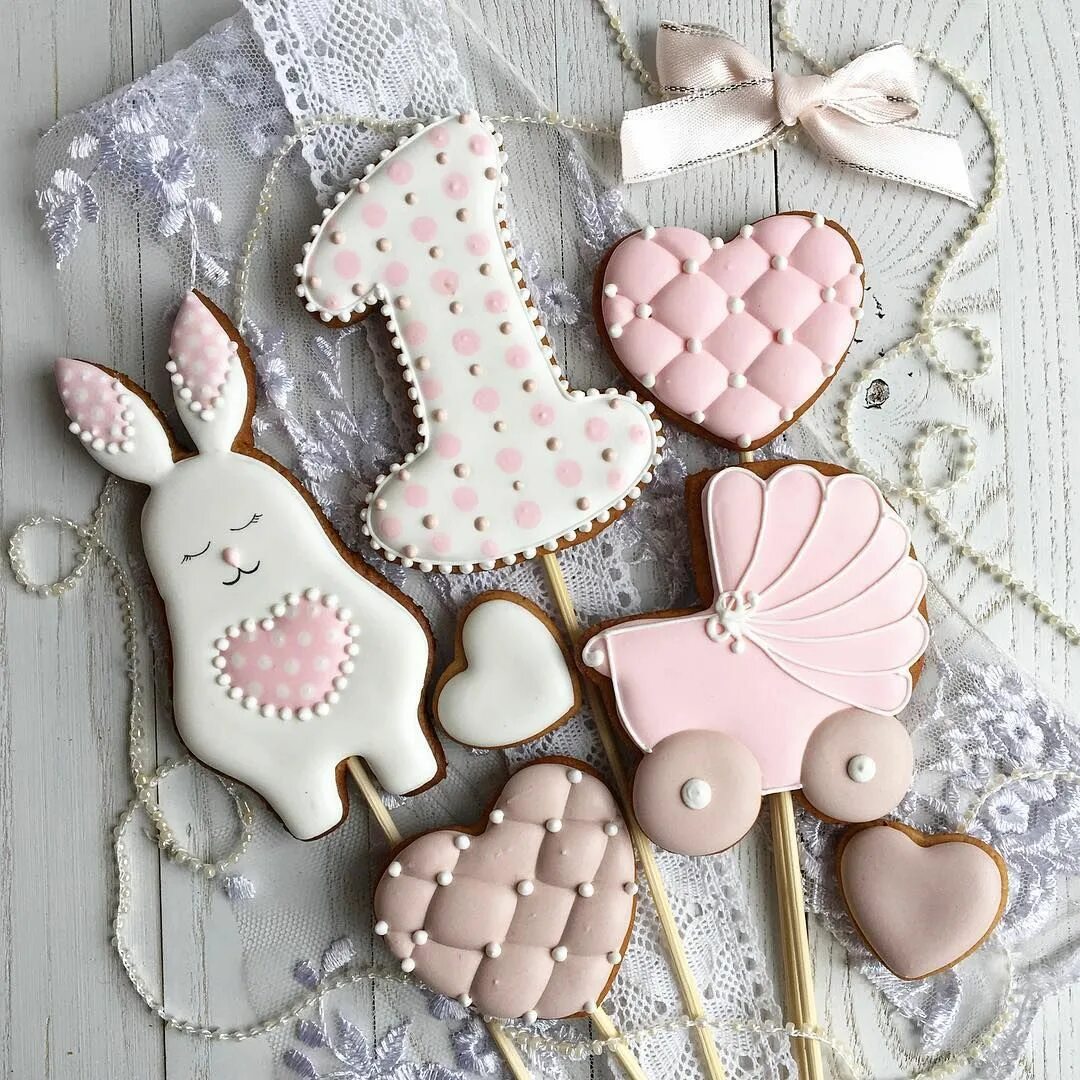 глазурь своими руками. пряники расписные сердечки. пряники фигурные. роспись пряников айсингом мастер класс. роспись пряников айсингом.