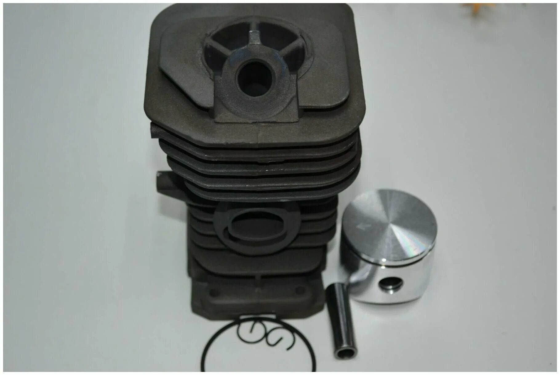 поршневая группа для бензопилы komatsu g3200. поршневая группа husqvarna 142 (40 мм). поршневая группа хускварна 137. поршневая группа для бензопилы husqvarna 137/142. поршень хускварна 137.