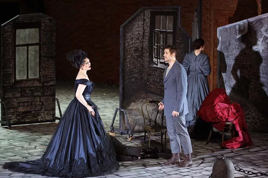 Идиот 1958 рогожин. Театр щепкина белгород сцена. Идиот достоевский фильм 1958. Идиот достоевский спектакль. Князь мышкин фильм 1958.