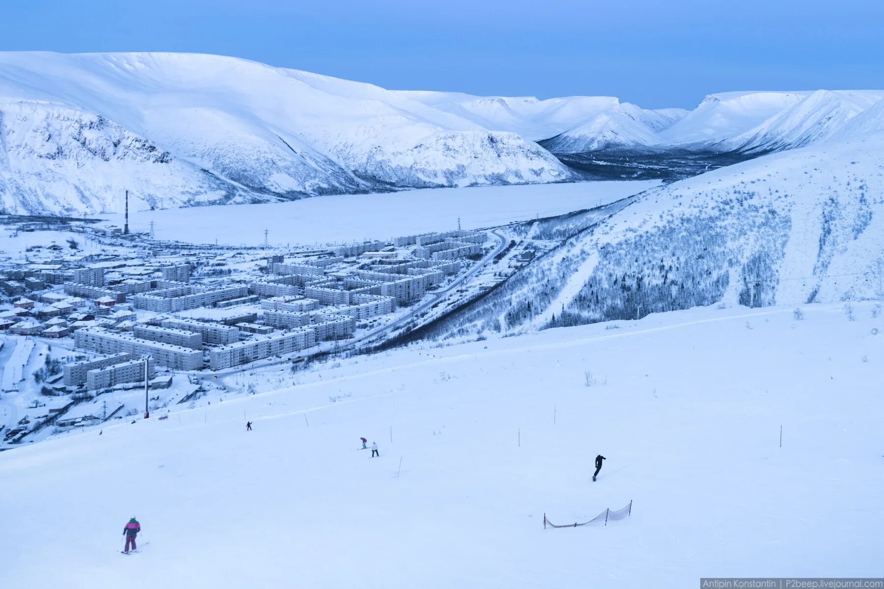 Кировск гора Айкуайвенчорр. Гора Айкуайвенчорр Мурманская область. Ресторан плато на горе Кировск Мурманская область. Ресторан на горе Айкуайвенчорр Кировск. Айкуайвенчорр горнолыжный курорт