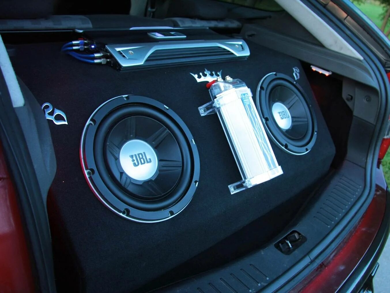 Klipsch thx ultra 2. Гольф 3 автозвук. Какой буфер лучше. Сабвуфер car f10. Какой буфер лучше.