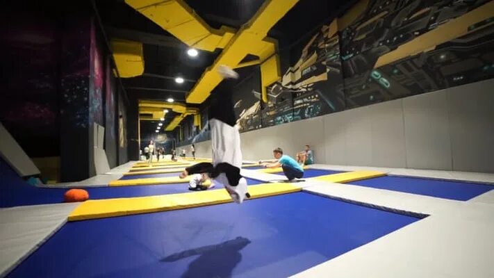 Флай зона краснодар красная. Fly zone краснодар красная площадь. батутный парк fly zone краснодар. батутный центр краснодар красная площадь. флай зона краснодар красная площадь.