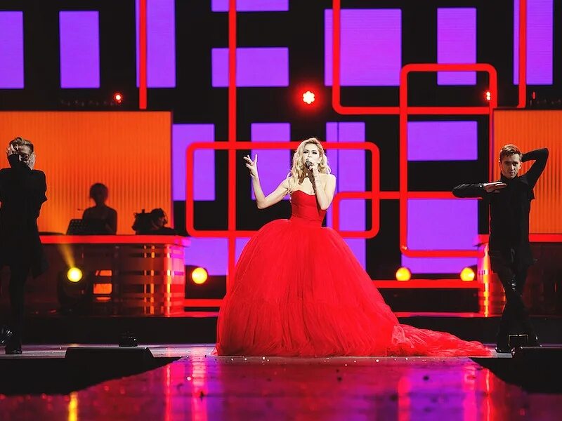 звезды на фестивале жара 2021. фестиваль песня года. группа мбэнд 2019. адам левин 2015. песня года 2015.