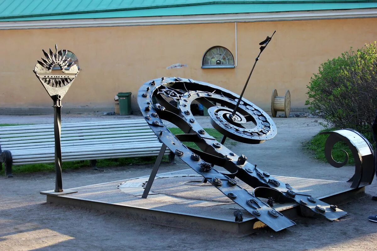 часы солигорск. лайф фото на айфон. кафе янус солигорск. солнечные часы в китае. макет солнечных часов.