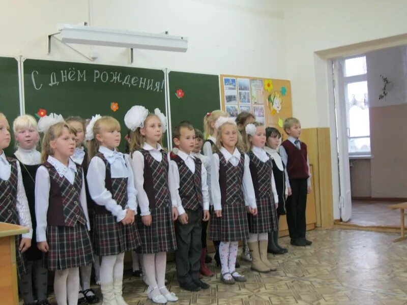 Школа 10 арсеньев. Школа 10 арсеньев директор. Школа 10 арсеньев форма. Школа номер 6 город арсеньев. Школа 10 арсеньев.