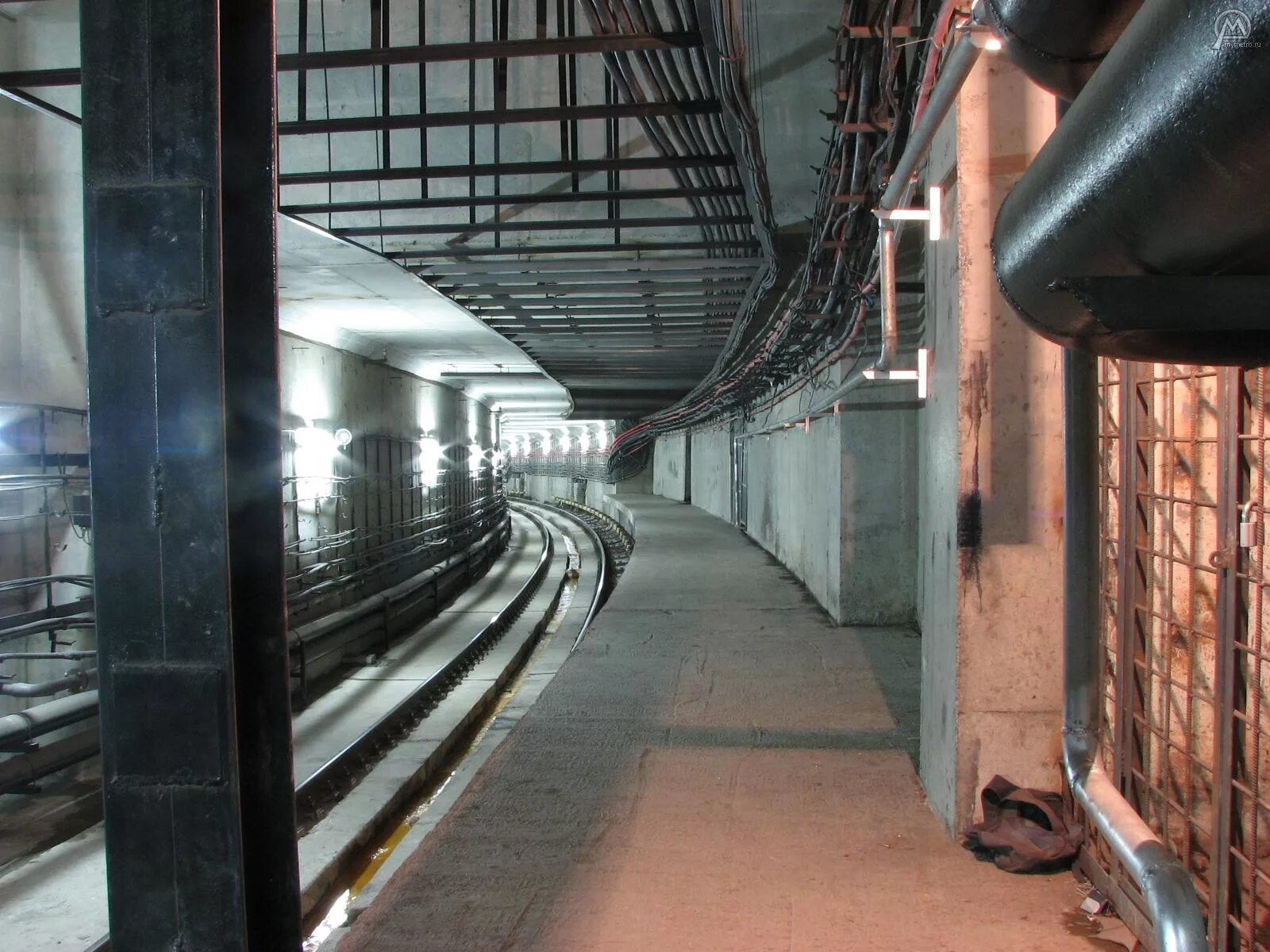 Линия д 100. Тоннель д6 метро 2. Метро 2 д6 секретное метро. Бункер д6 в Москве. Станция Чертолье метро 2.