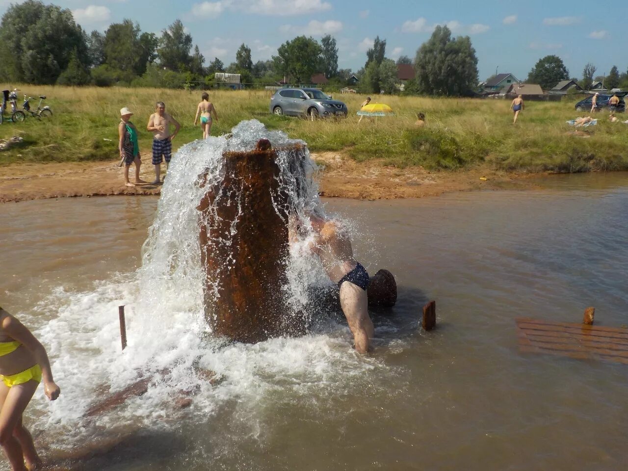 Погода в старых дорогах на 10. Старая Русса термальные источники. Новгородская область Старая Русса пляж. Купальни в старой Руссе. Старая Русса источники.