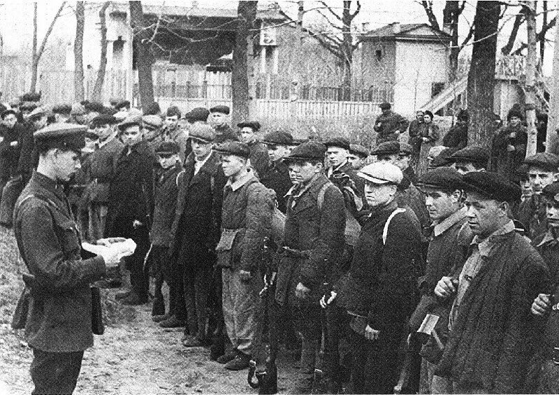 Призыв 1945 года. Новобранцы ркка 1941. Призыв 1945 года. Фронт 22 июня 1941. Вов 1941-1945 строй солдат.