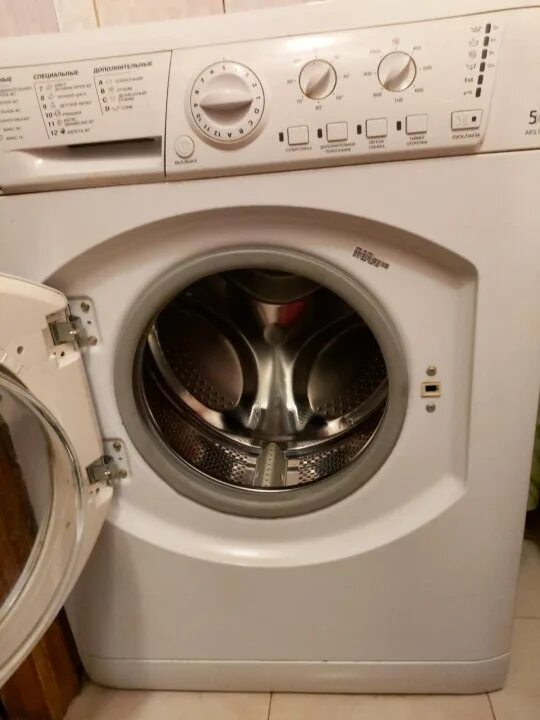 Hotpoint ariston 109. Hotpoint ARSL 105. Аристон ARSL 105. Стиральная машина Хотпоинт Аристон ARSL 105. Стиральная машина Хотпоинт Аристон 5 кг ARSL 105.