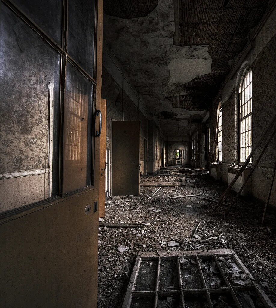 Военный госпиталь белиц-хайльштеттен (beelitz heilstätten), берлин. Страшные заброшки. Самые страшные заброшки. Самые страшные заброшки. Старая комната.