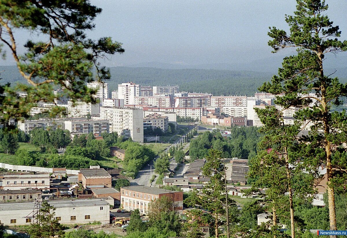 Сайт г миасс. Город Миасс Машгородок. Город Миасс марш городок. Урал город Миасс. Миасс город в золотой долине.