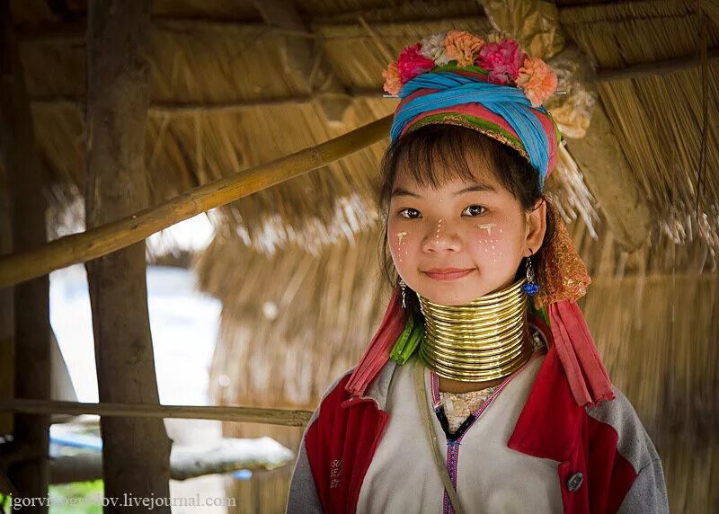Племя Каренов в Тайланде. Племя длинношеих в Тайланде.
