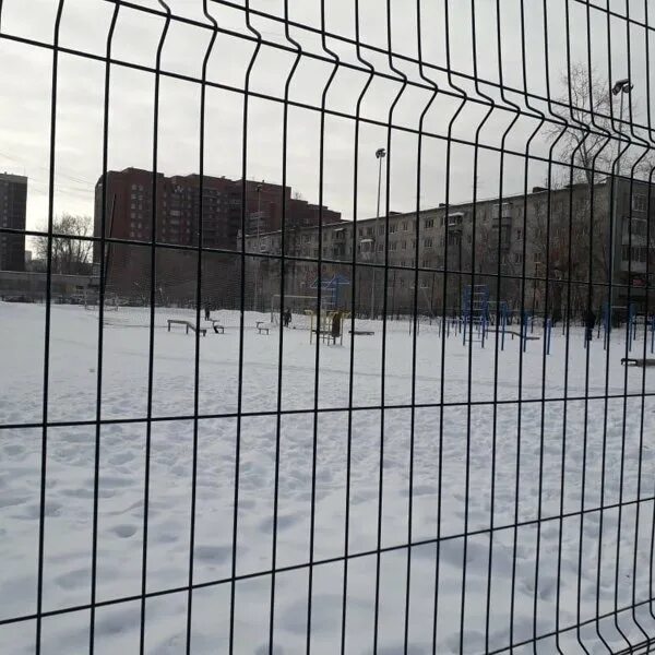 Школа 175 ЕКБ. Школа 175 Екатеринбург стадион. Чкаловская метро школа. Школа 175 Екатеринбург Серова 12. Школа 175 екатеринбург сайт