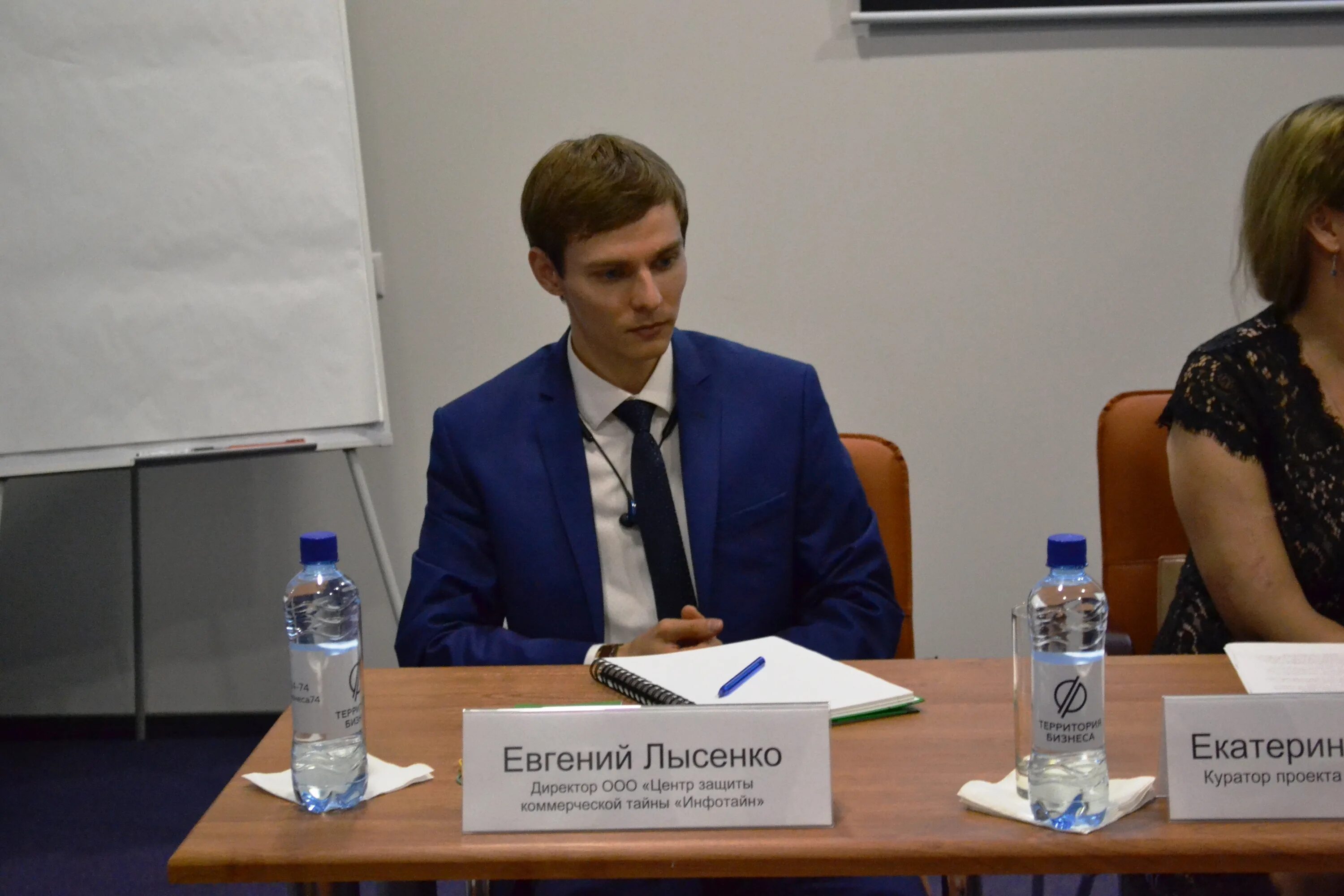 лысенко профильная математика 2024 решение. ященко егэ 2023 математика профиль 36 вариантов. в урне 5 черных и 6 белых шаров случайным образом вынимают 5 шаров. егэ математика профиль 2023. огэ 2023 математика лысенко.