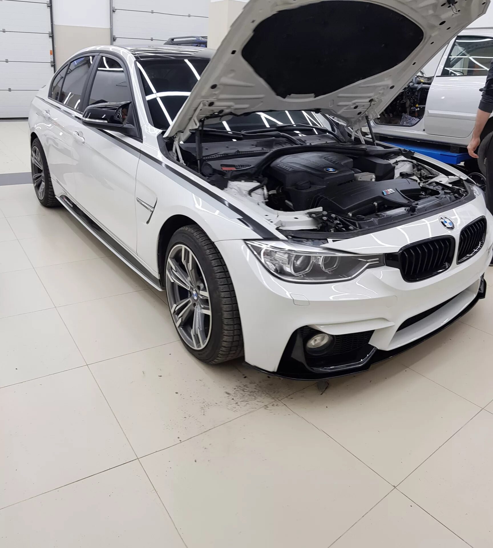 Bmw m обвес. BMW f30. BMW f30 обвес. Обвес м перфоманс f30. Обвес BMW f30 m3 look.