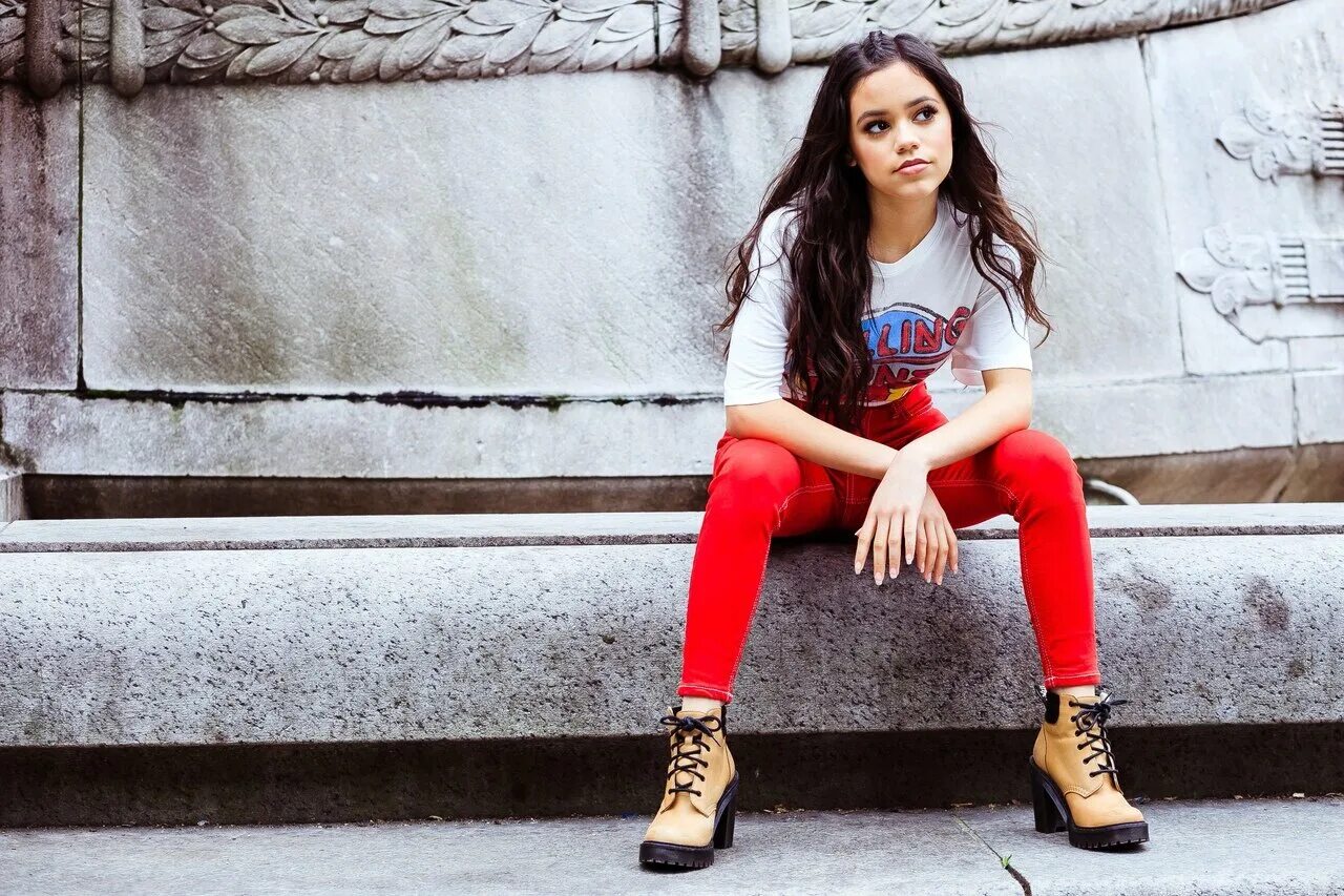 Ortega feet. Jenna Ortega 2022.