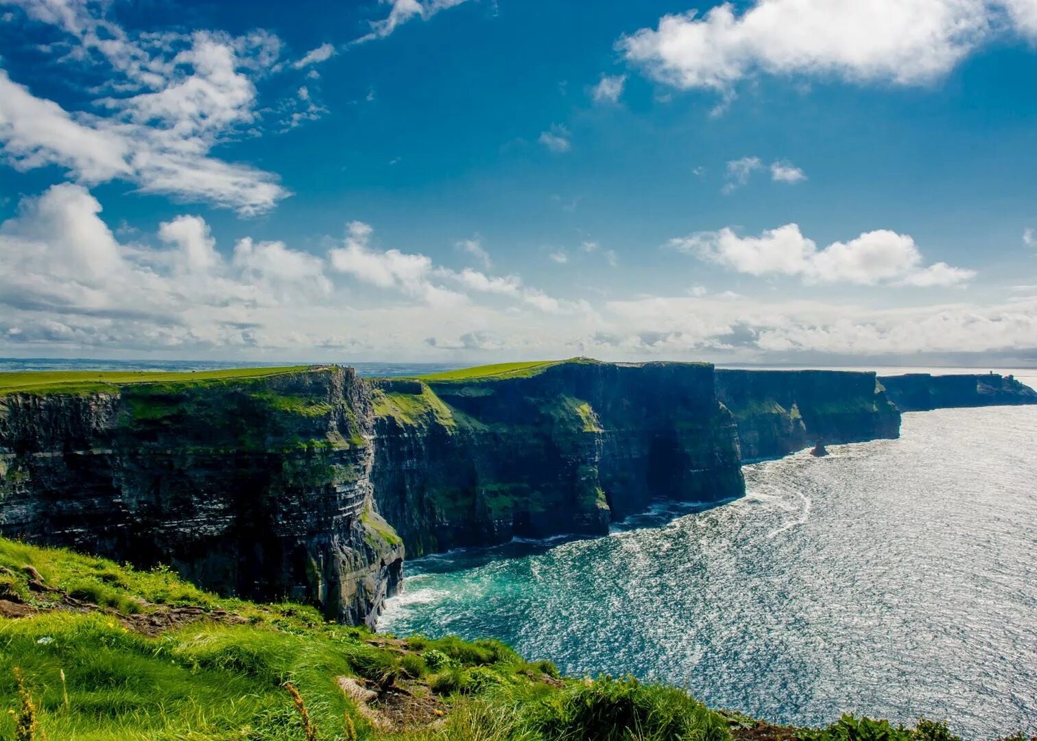 Клиф какого. Скалы мохер, графство Клэр, Ирландия. Cliffs of Moher Ирландия. Скалы мохер Ирландия. Ирландия клифы мохер.