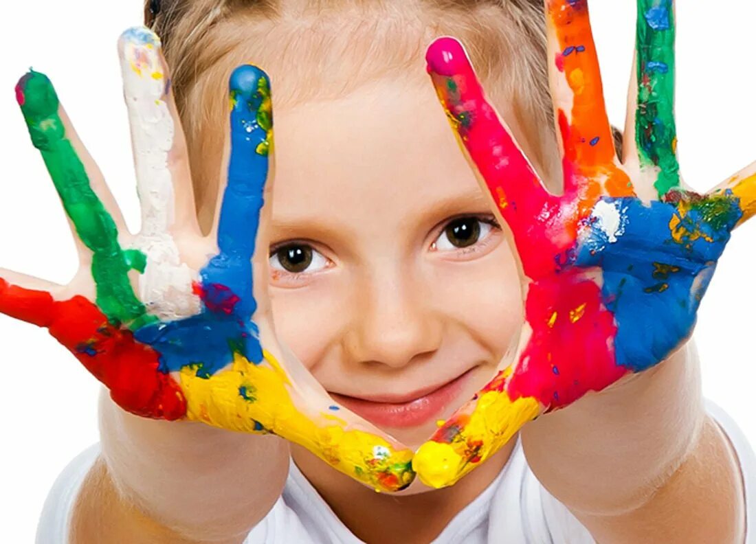 Детский творческий. Краски для детей. Творческие дети. Счастливые дети творчество. Руки детей в краске.