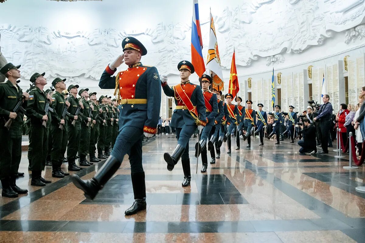 Полк московской области отзывы. 154-Й отдельный Комендантский Преображенский полк. Преображенский полк РФ. Присяга Преображенского полка 2017. Почетный караул России Преображенский полк.