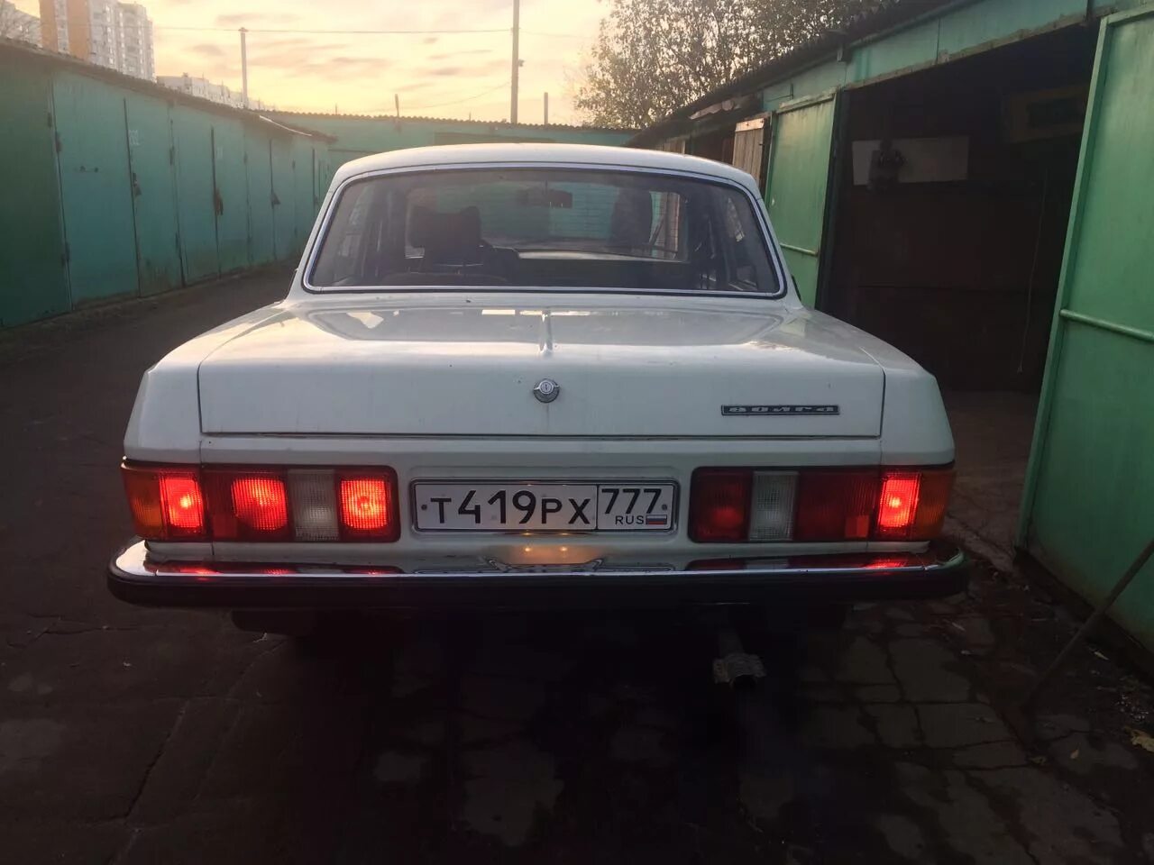 Волга задний. Газ 31105 задок. Газ 24 сзади. Газ 24 10 сзади. Газ 31029 сзади.