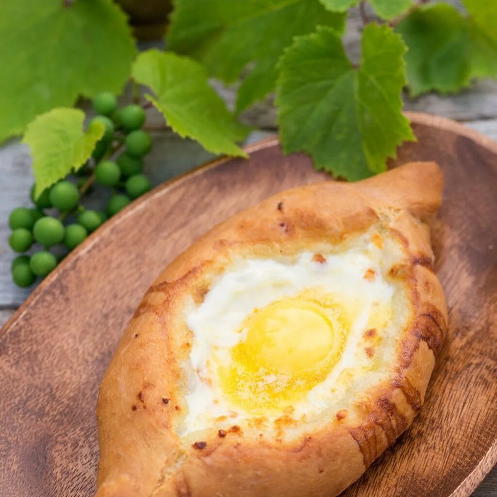 рецепт как приготовить хачапури по аджарски. мини хачапури по аджарски. рецепт как приготовить хачапури по аджарски. хачапури по-аджарски из дрожжевого теста. хачапури по-аджарски.