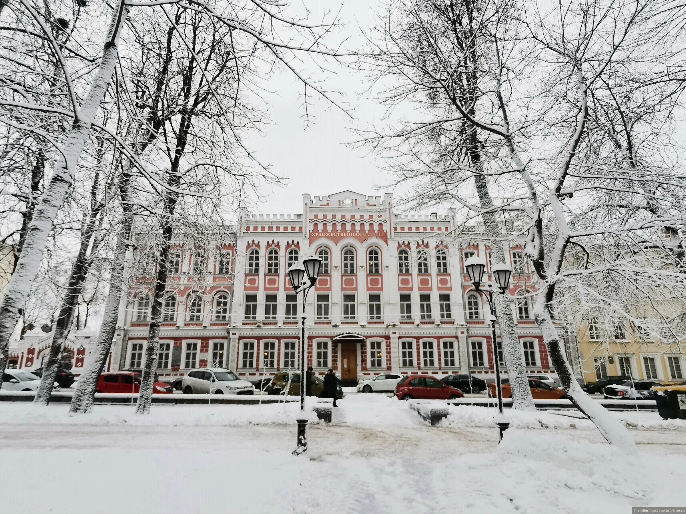 Училища смоленска. Смоленск памятники архитектуры. Музей художественная галерея смоленск. Александровское училище смоленск. Смоленский государственный музей-заповедник, смоленск.