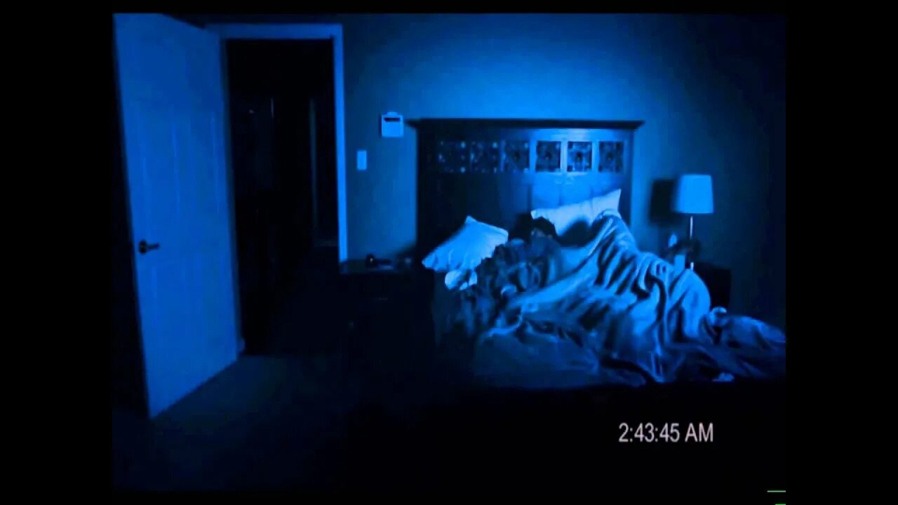 Пробрался в спальню видео