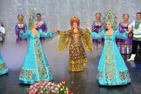 Костюмы для сцены народные