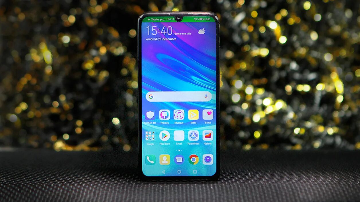 Телефон хуавей на столе. Huawei p Smart 2019. Huawei Smart 2023. Huawei p Smart 2023. Huawei IP Smart 2019.