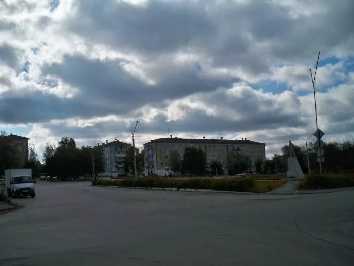 Погода в тавде на неделю. Тавда набережная. Тавда Свердловская область фото пасмурно. Тучи местоположение Тавды.