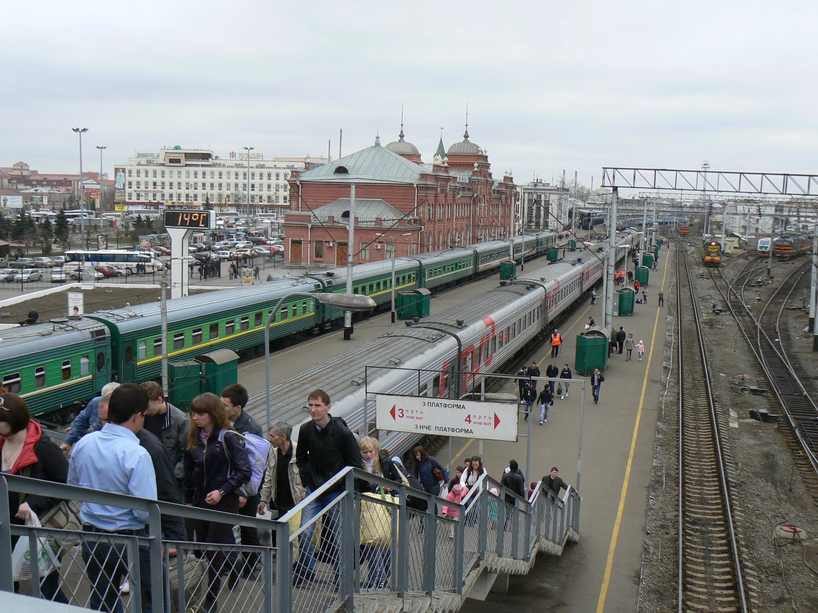 Казанский вокзал поезд москва казань. Вокзал Татарстан поезд. Поезд Татарстан Казань Москва. Москва поезд Казанский вокзал. Железная дорога Казань.