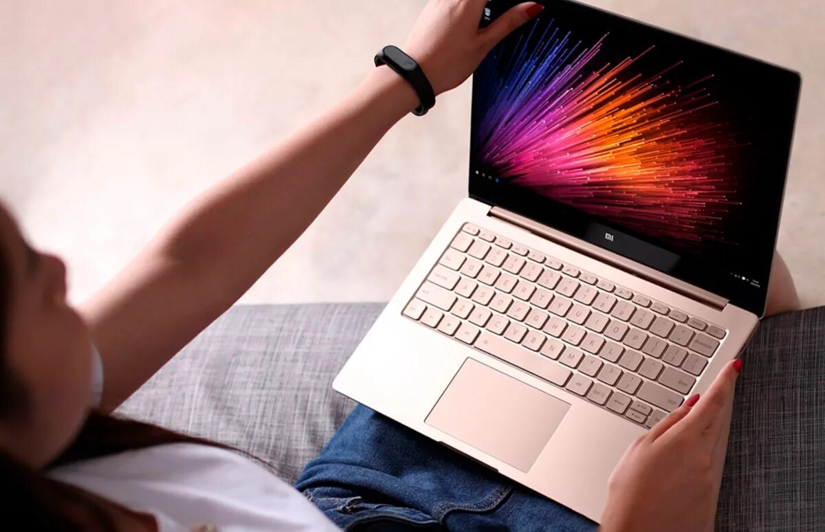 Ноут 12 характеристики. Xiaomi mi Notebook Air 12.5. Арт мини ноутбук. Ноутбук с полноценным сокетом. Мини Ноутбуки кикстартер.