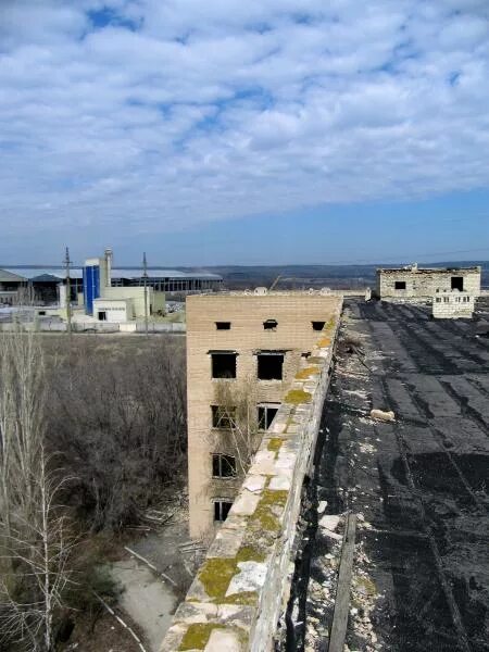 Заброшка в Саратове Солнечный. Элеватор Саратов заброшка. Заброшенные здания в Саратове. Заводской Саратов заброшки.