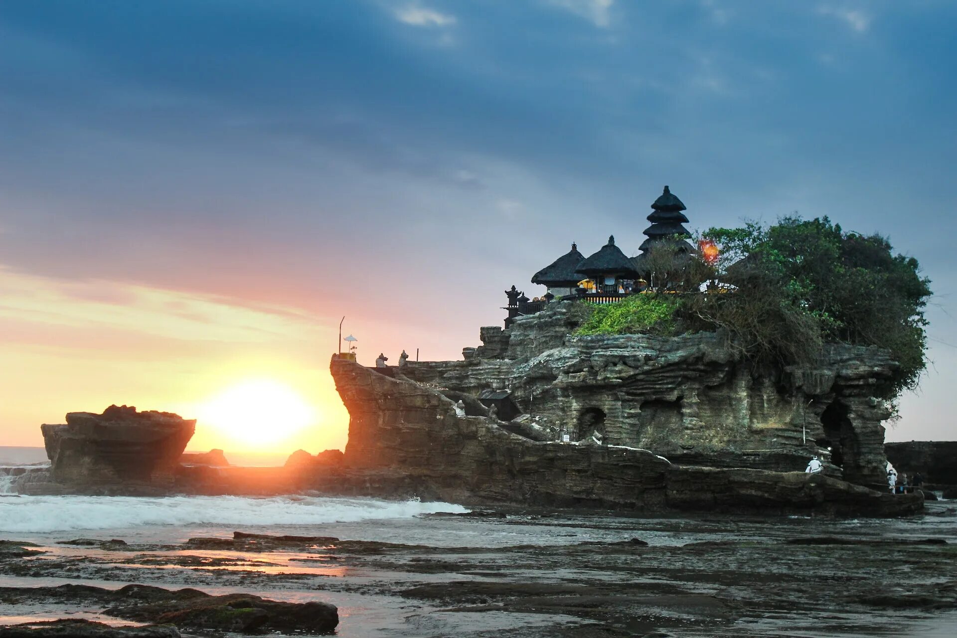 Храм Танах лот. Tanah lot Бали. Pura tanah lot храм. Храм Улувату Бали.