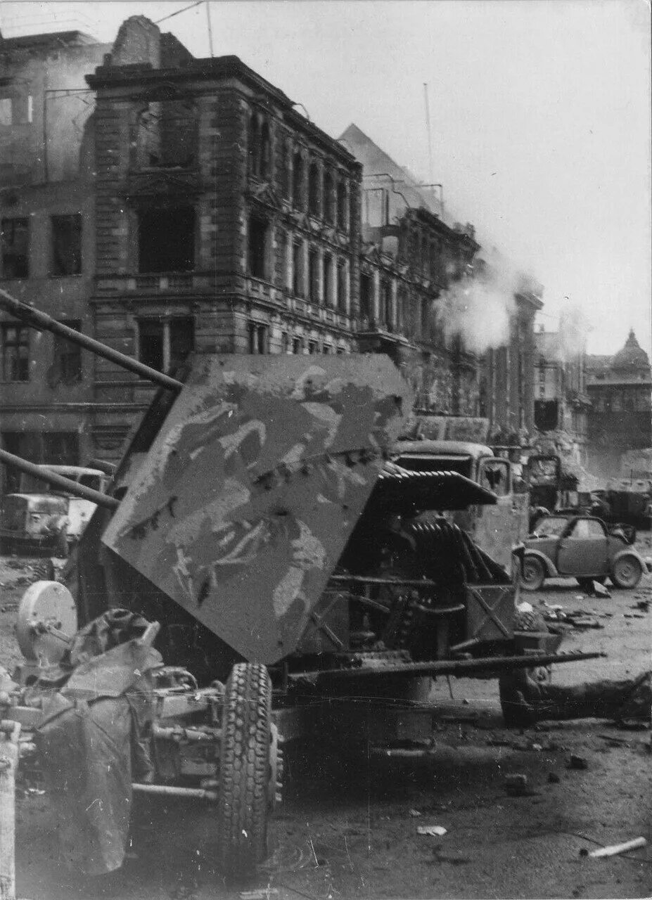 1 штурм берлина. Штурм берлина 1945 диорама. Штурм берлина рейхстаг. 1 штурм берлина. 1 штурм берлина.
