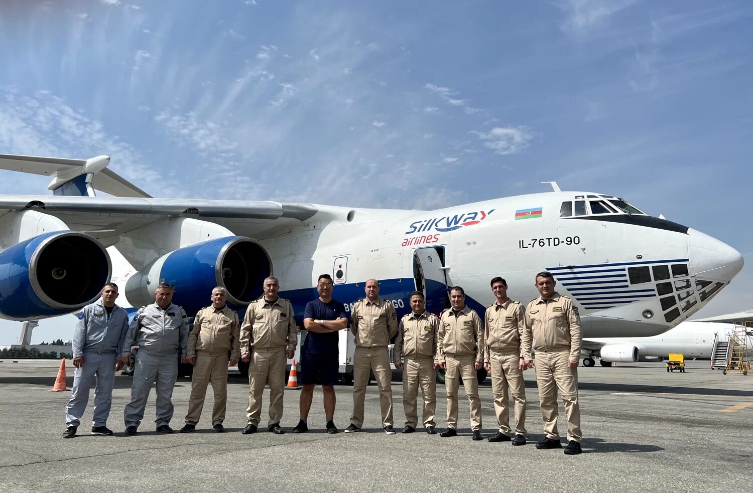 Авиа про новости на русском языке. Ил 76 Ирак. Ил 76 опытный. Фотообои на стену с ил-76. Ил ОФА.